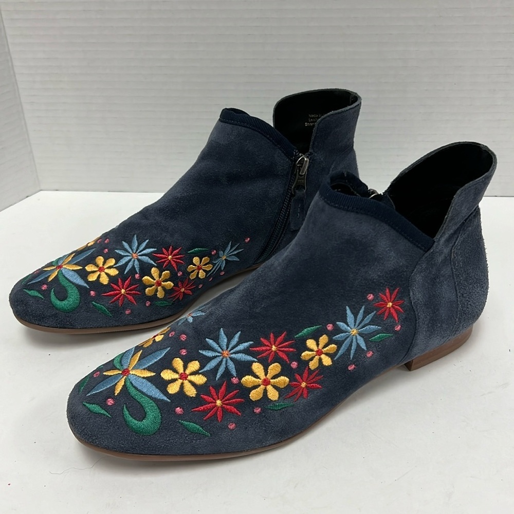 Bernardo Francine Embroidered Suede Ankle Boots Size 8.5